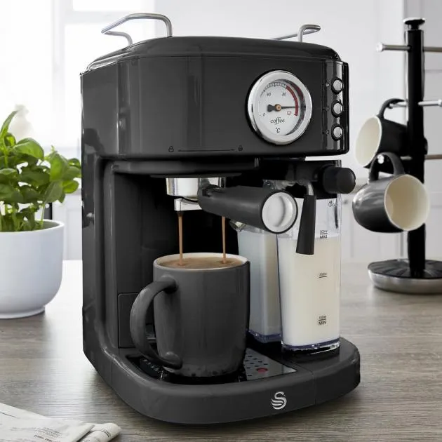 Swan Nordic Pump Espresso Coffee Machine SK22150BN - 1100W, (Black)